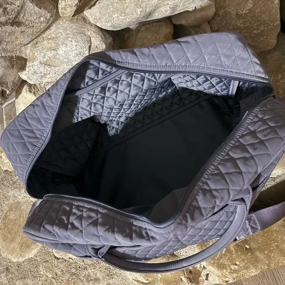 Vera Bradley Weekender tote plus large and small cosmetic bag - Picture 3 of 4